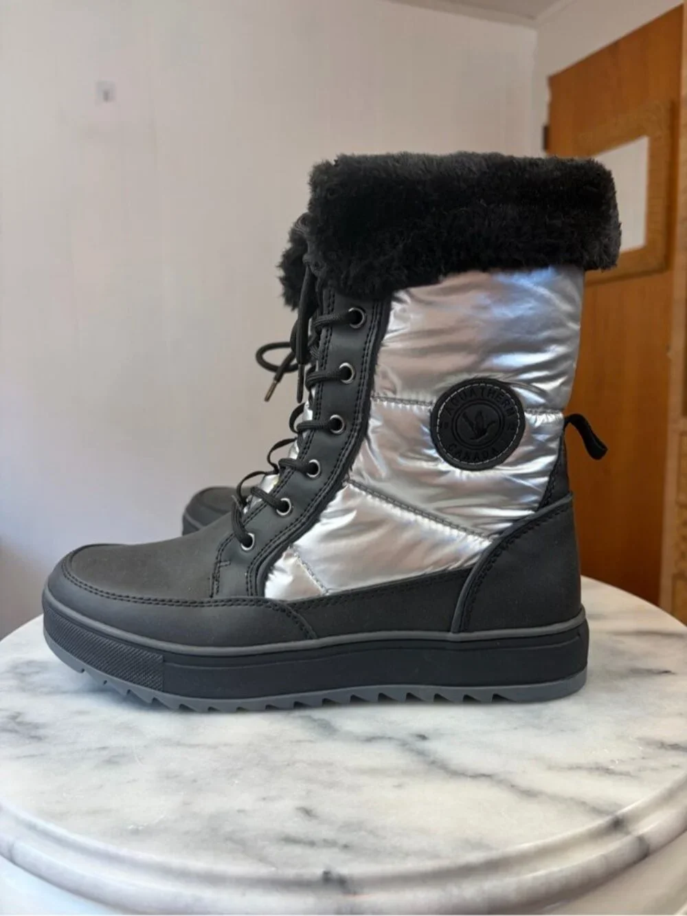 Aquatherm Minden Women’s Silver Black Winter Snow Boots Waterproof New size 9